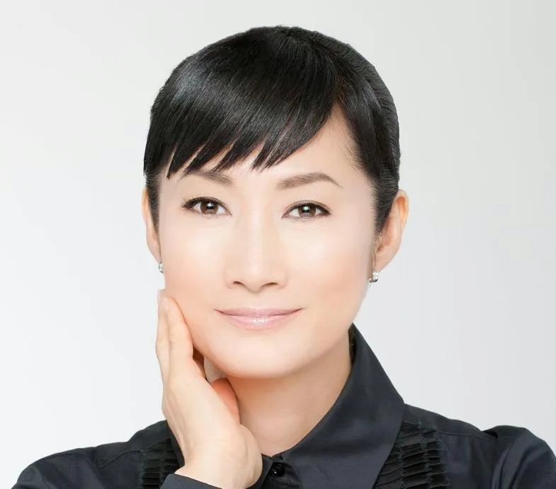 日本電影知名女演員力挺客委會新書《客庄浪漫散策》　余貴美子：我是客家人！