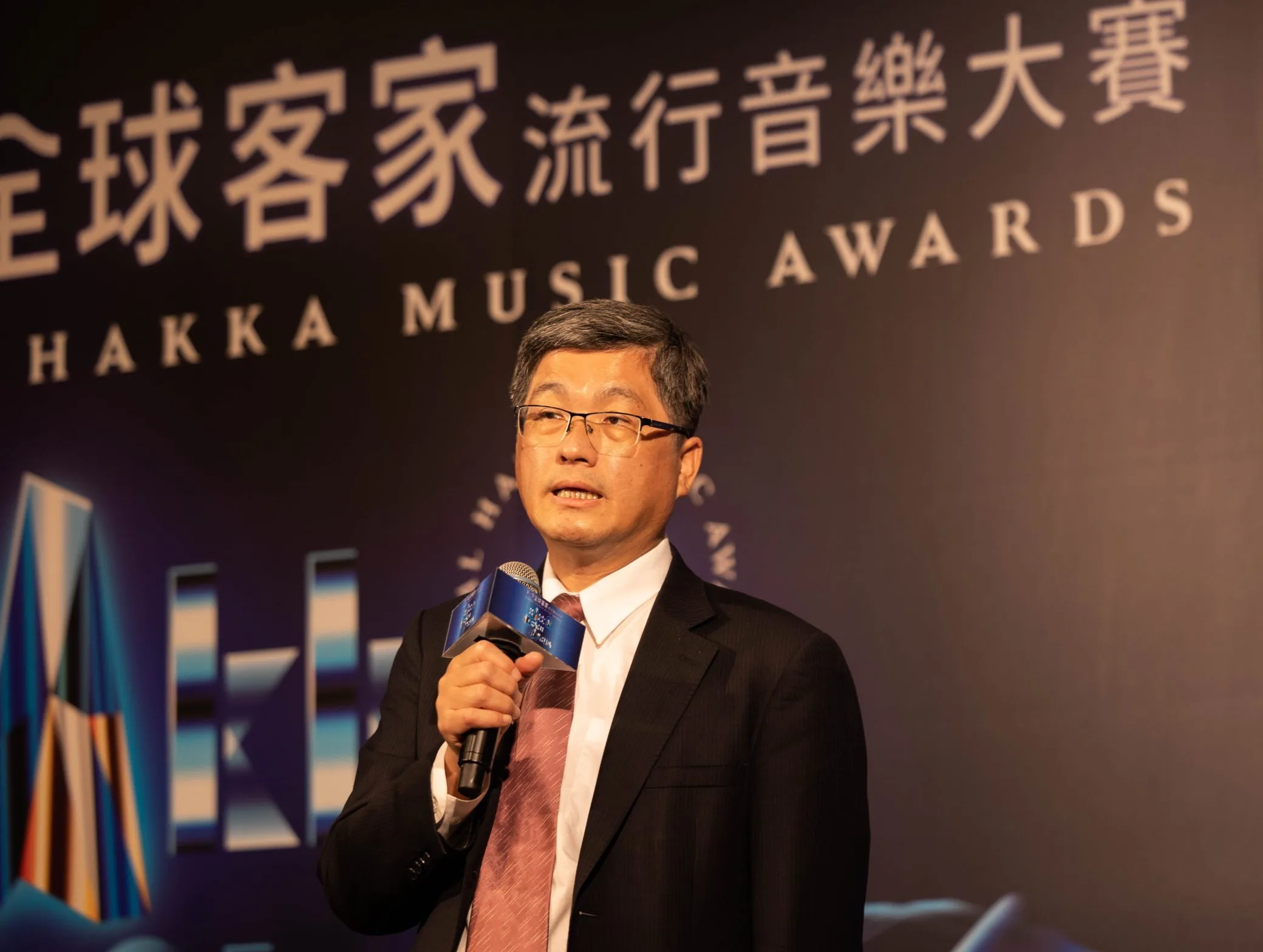 客委會主委楊長鎮希望全球的音樂人,一起參加報名「第一屆全球客家流行音樂大賽」。蘇佑昇攝