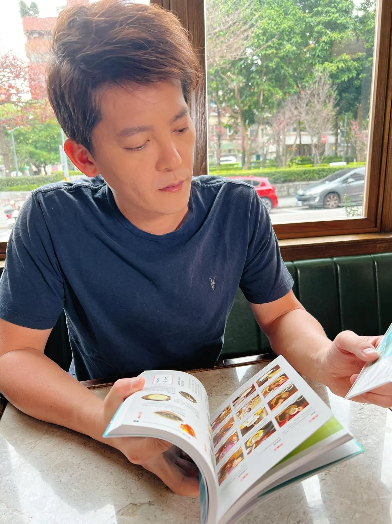 謝哲青在他的粉絲專頁貼出了一篇文章開頭就詢問大家：「談起客庄文化，你想到了什麼？」。翻攝自謝哲青臉書粉專。