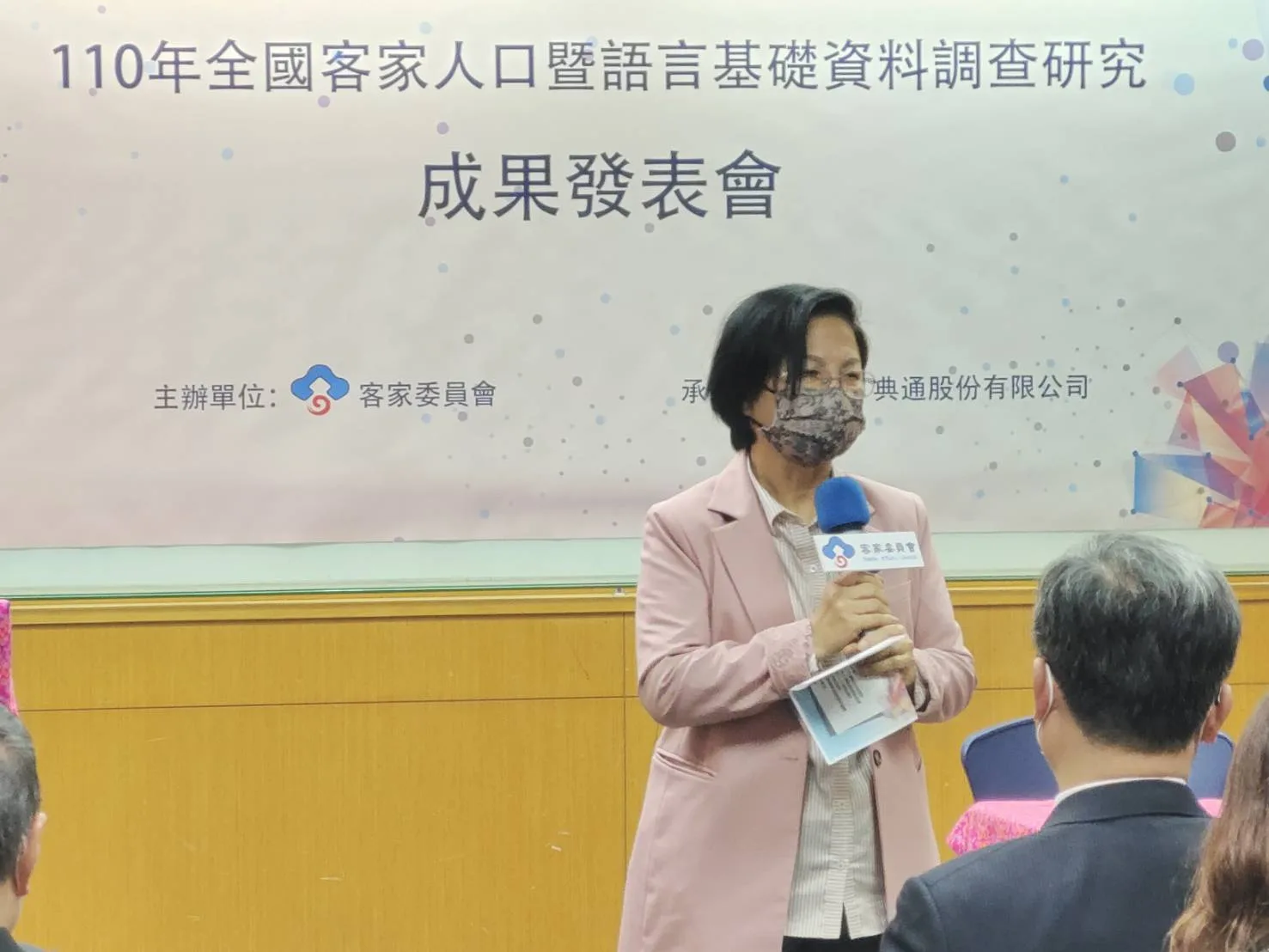 立法委員湯蕙禎對於客語復振十分關心，特別出席本次成果發表會，希望大家一起說客語，提升客家聲望。蘇佑昇攝