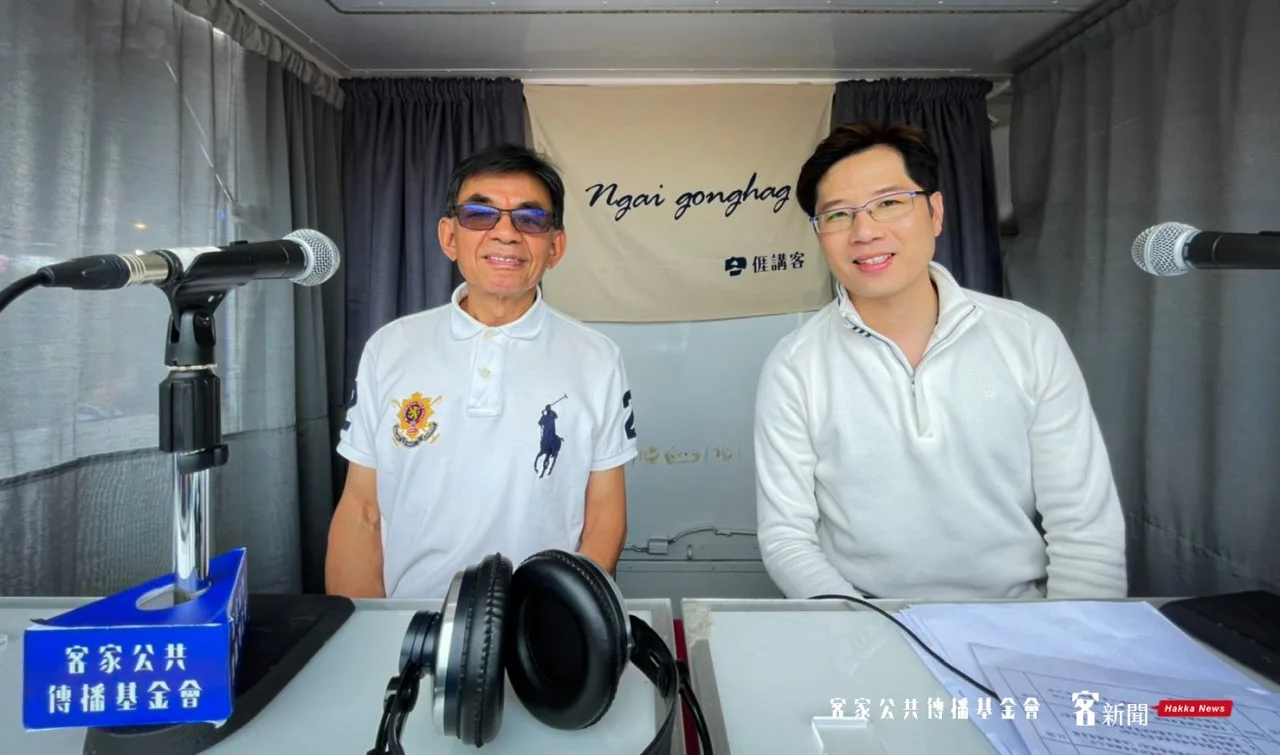 講客號宜蘭出任務,宜蘭縣客家聯盟協會理事長張智欽接受講客廣播電臺主持人廖經華訪問。宋涵葳攝。
