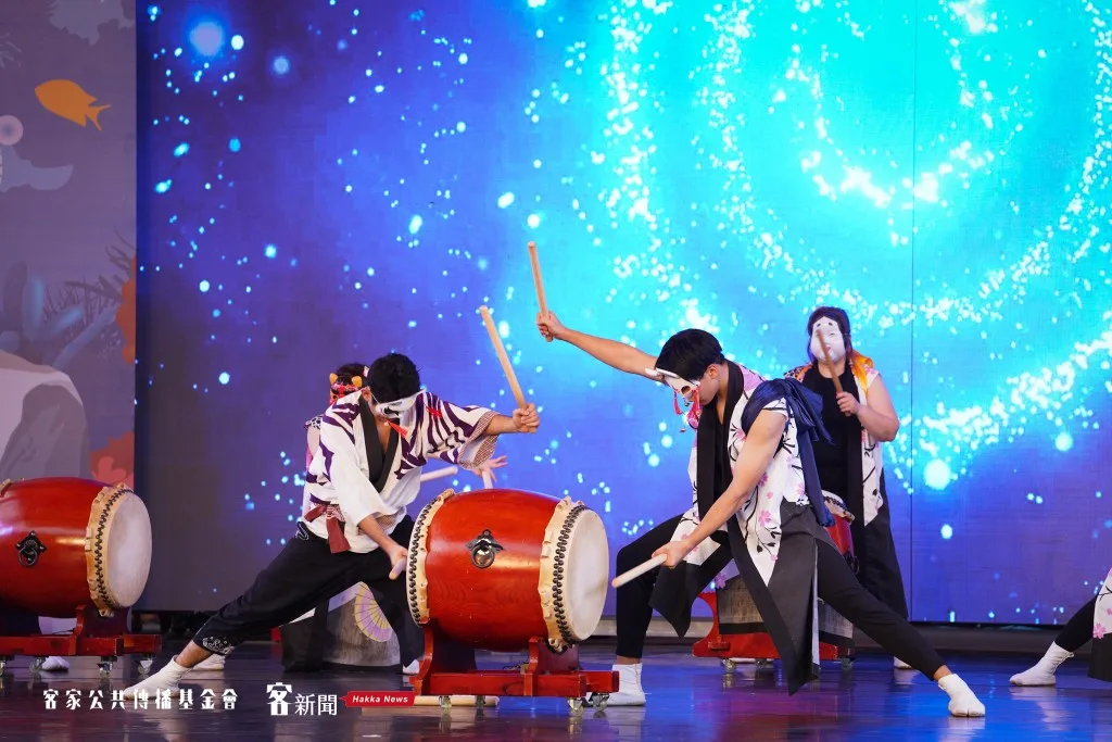 日本風鳴太鼓團，表演震憾全場。宋佩遙攝。