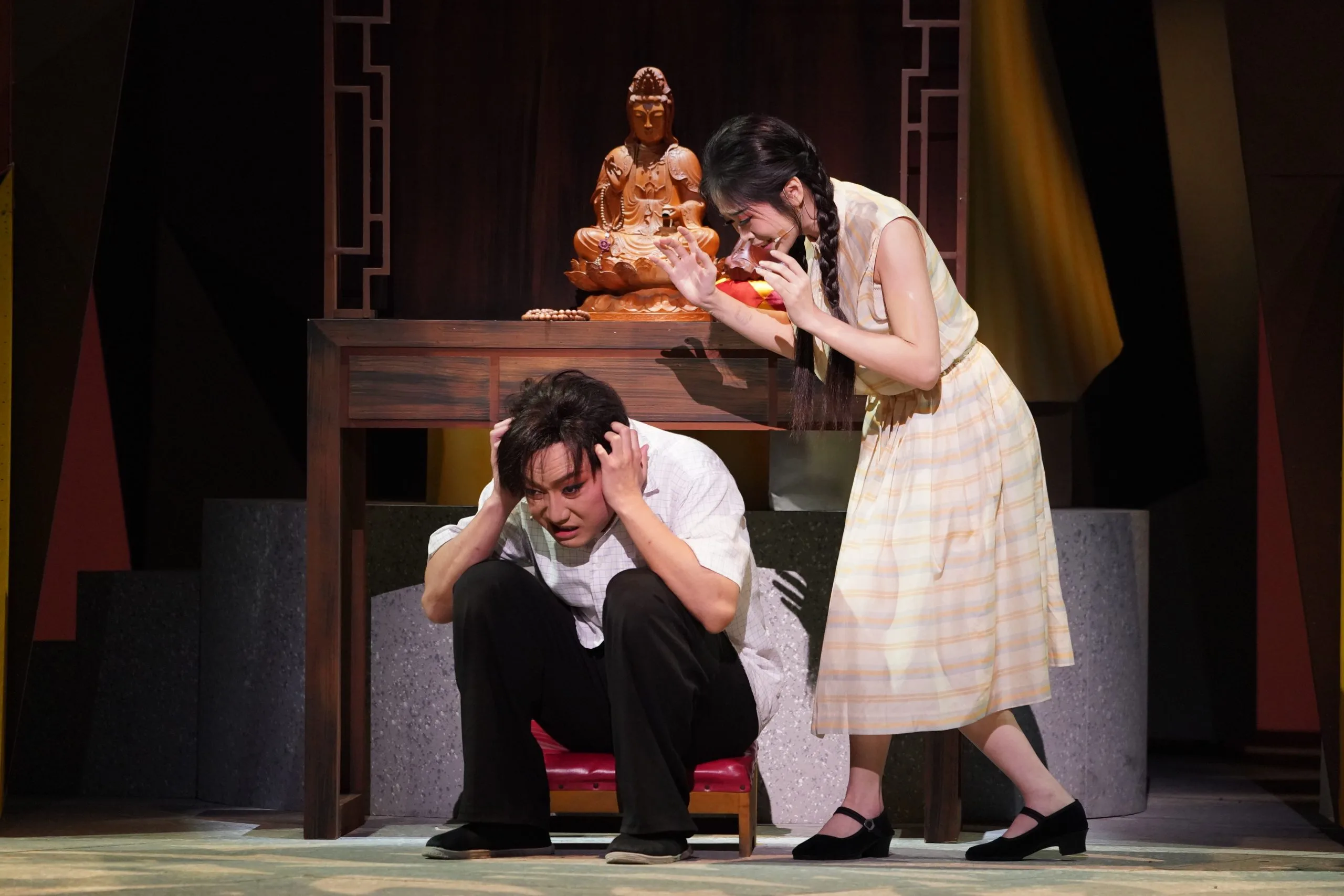 《中元的構圖》中蘇國慶飾演精神混亂的父親阿木，與吳代真飾演的女兒有多段衝突情節。<span style=
