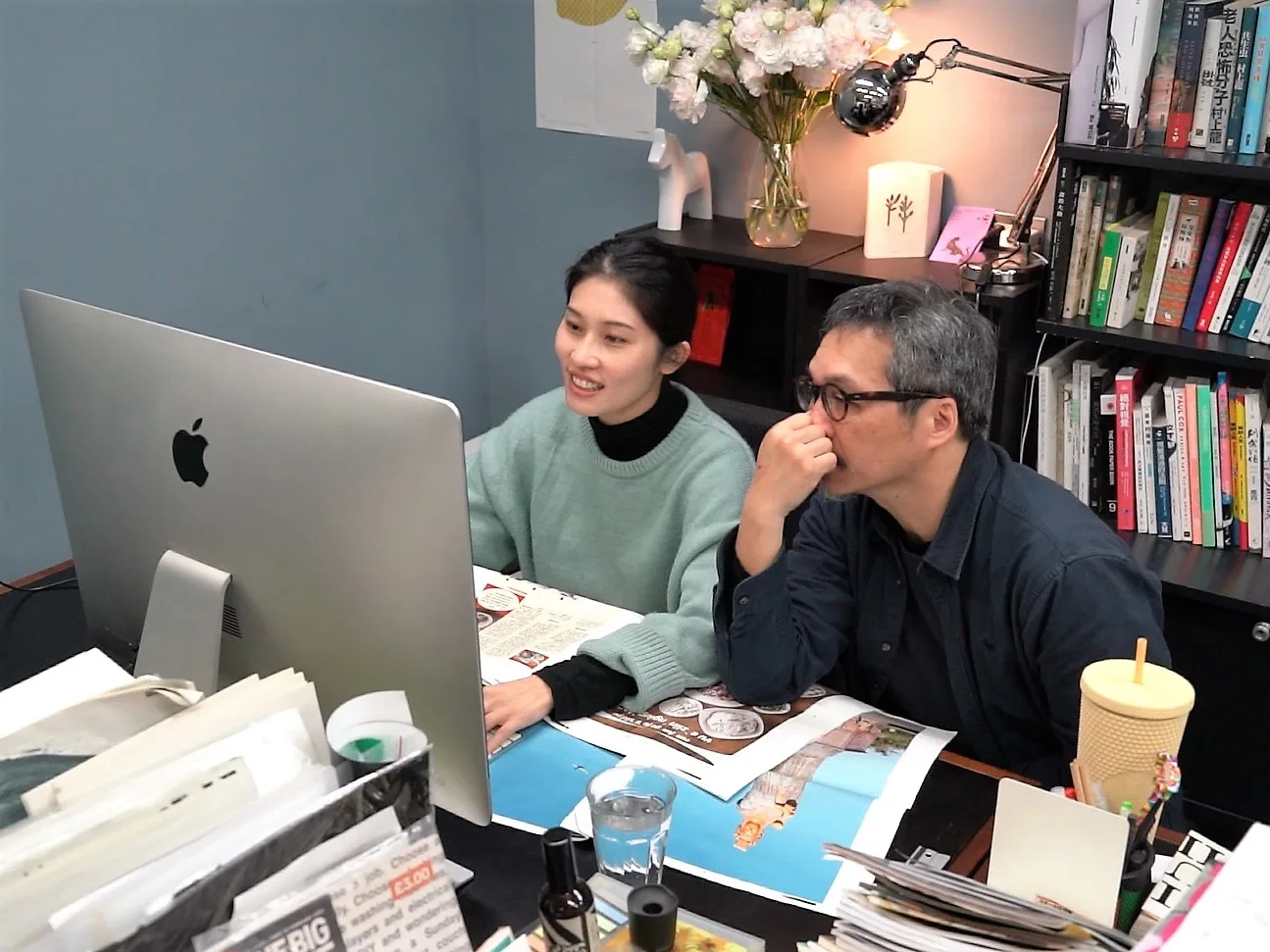 《客新聞》獨家直擊《靛花》編排設計過程。范修語攝