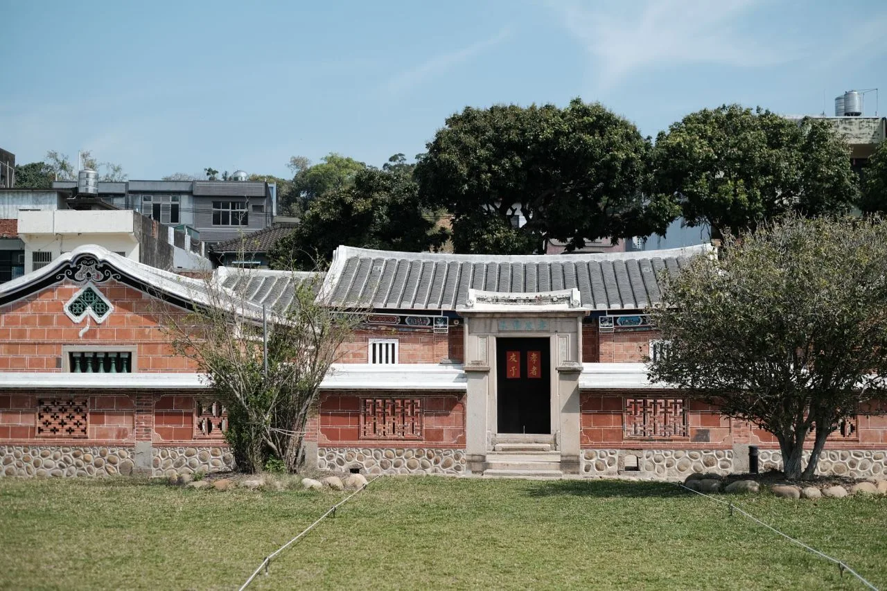 「新埔走走・親子線：實境親子遊戲，體驗客家香火之美」，帶旅客走入新埔這座以義民慶典聞名的小鎮，認識客家香火之美。新竹縣政府提供。