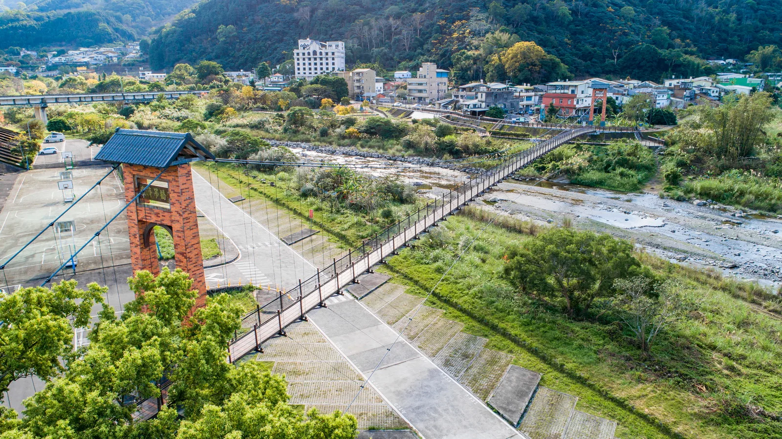 新康濟吊橋於2020年經整修後重新啟用。翻攝客庄虛擬旅客網頁