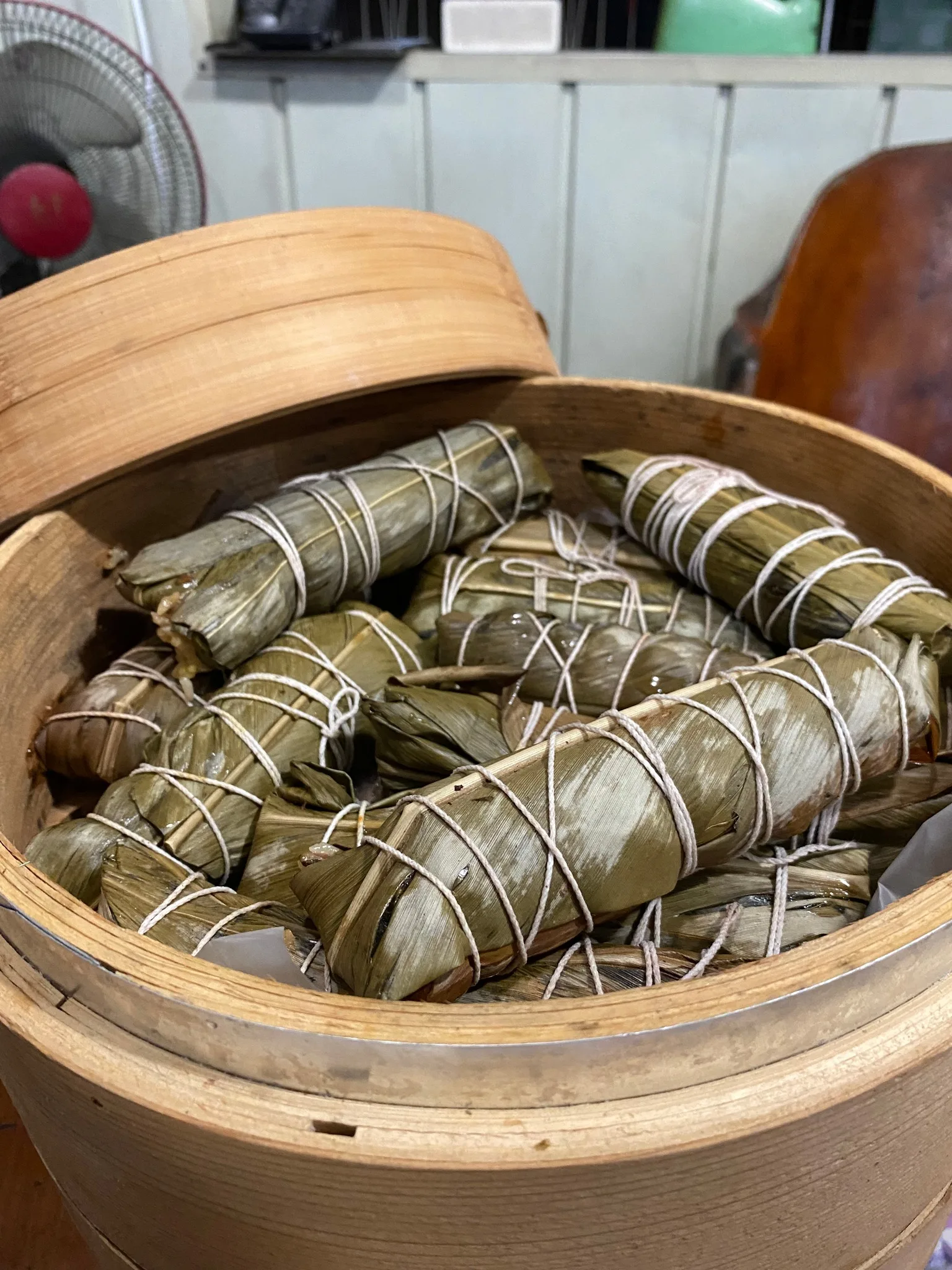 六堆客庄的肉粽，也融合了原住民元素，六堆飲食文化十分多元有特色。<a href=