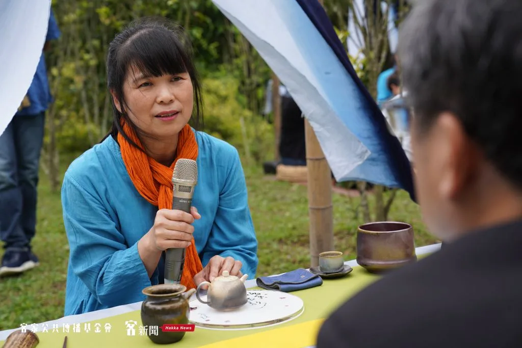花聚儀式-戶外茶席品茶。宋佩遙攝。
