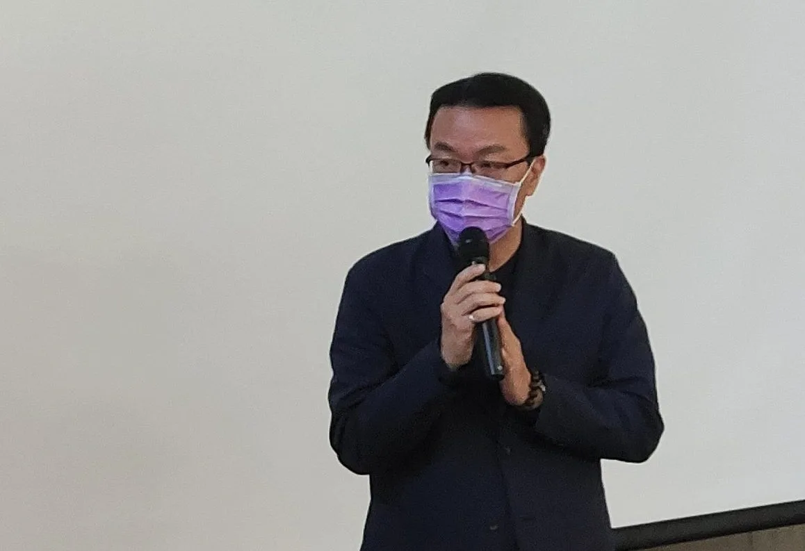 今日蒞臨許多公部門長官，圖為客委會產經處處長陳瑞榮，代替客委會主委楊長鎮致詞。