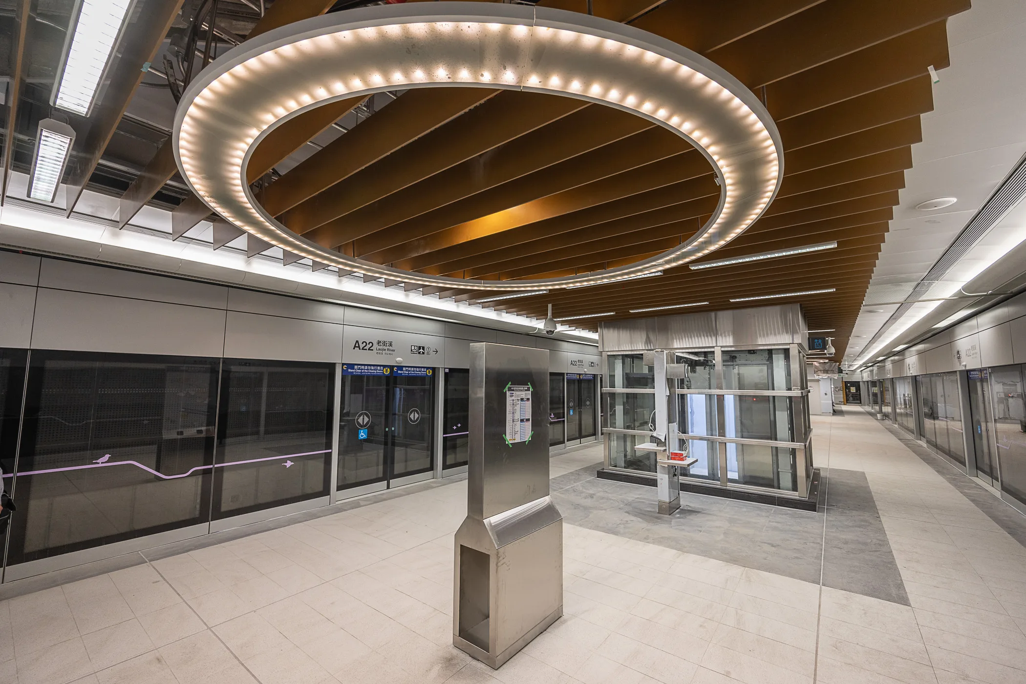 機場捷運A22老街溪站月台層。桃園市政府捷運工程局提供