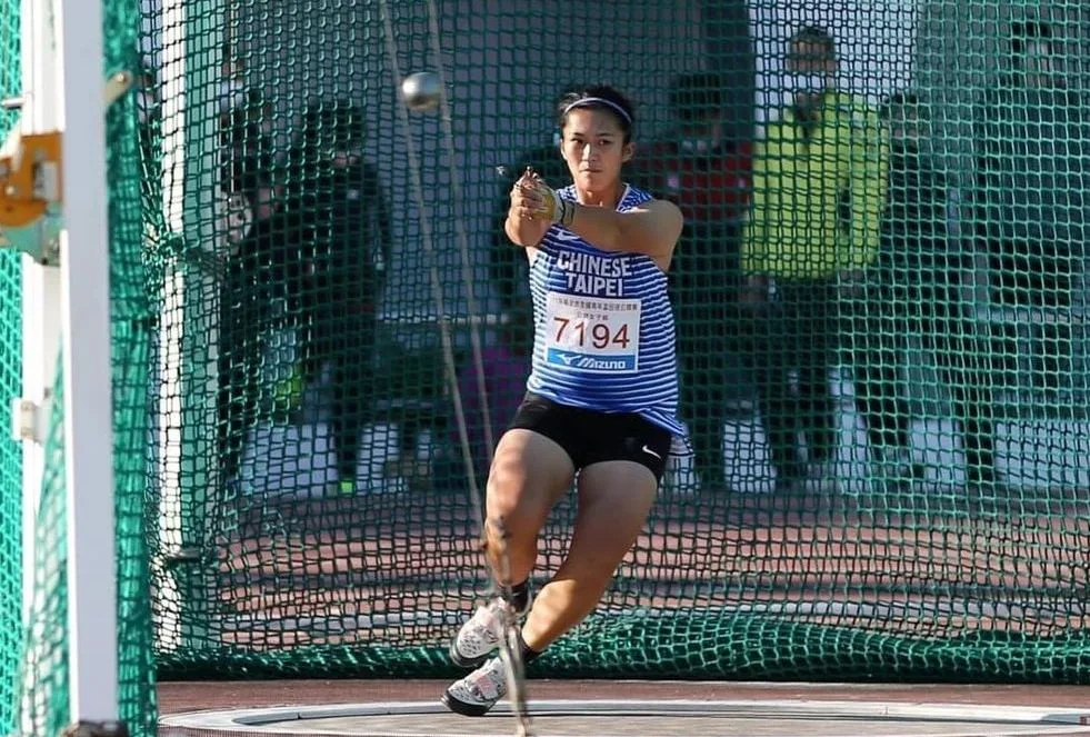 台灣女子鏈球好手余雅倩赴日本參加「2022織田幹雄田徑紀念賽」摘下金牌。翻攝楊文科臉書