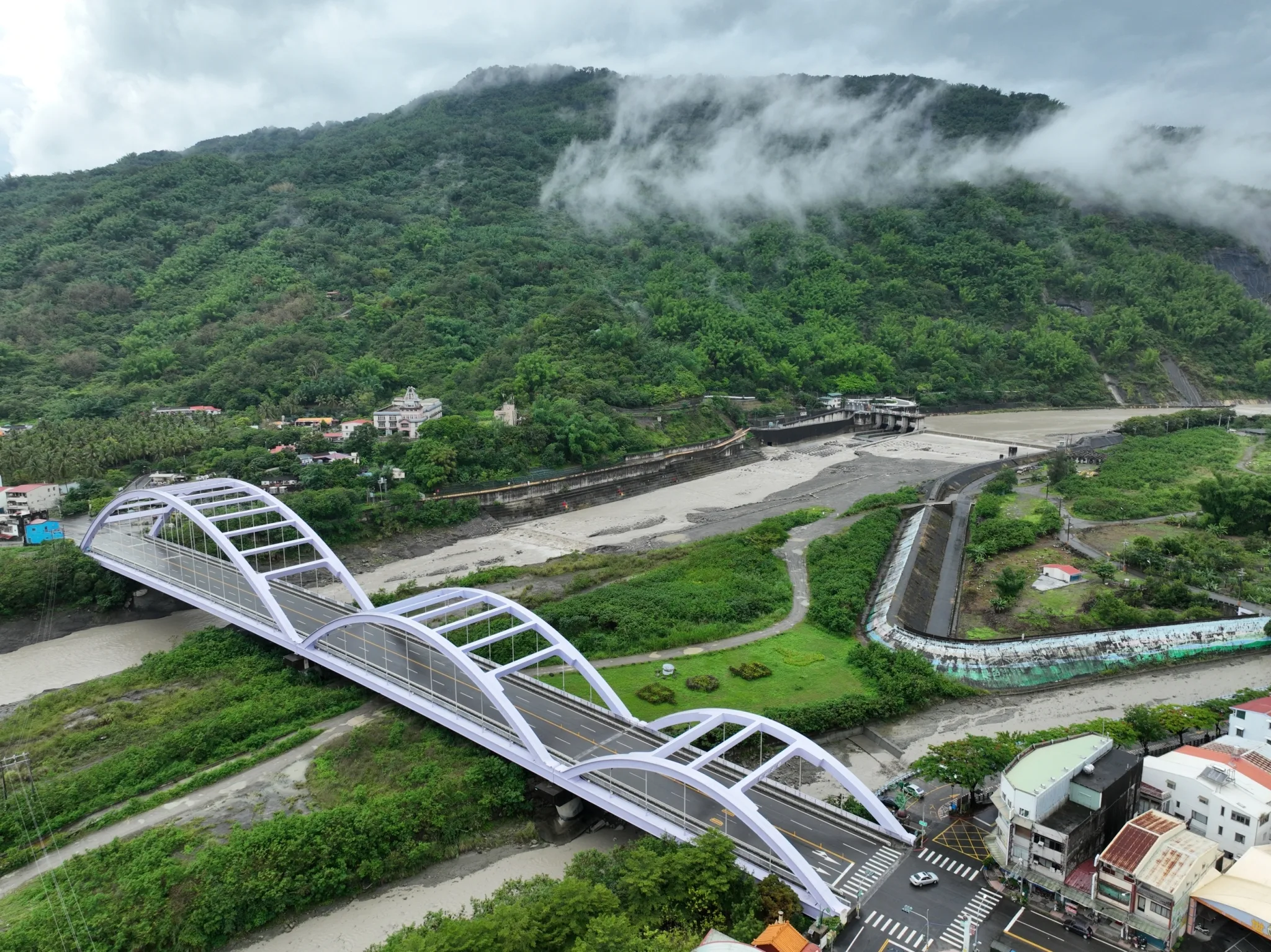位於南橫路上的甲仙大橋。宋佩遙攝