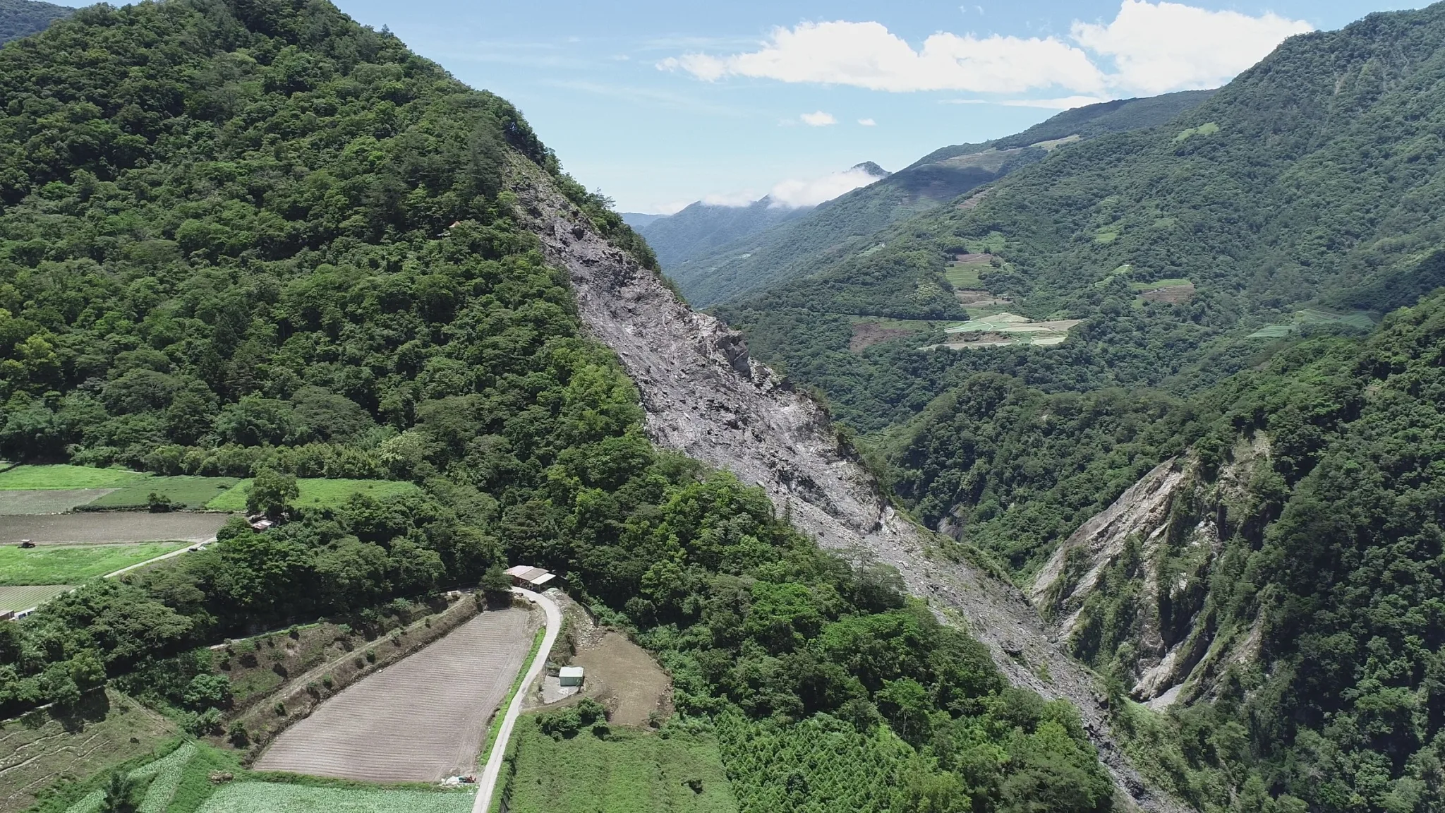 山區部分地質仍不太穩定，要天氣好些上山較好。宋佩遙攝