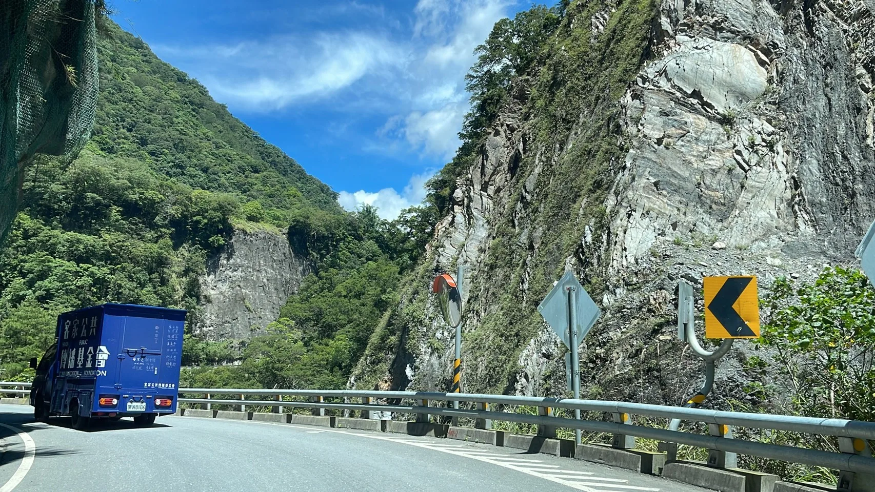 講客號馳騁南橫公路。宋佩遙攝