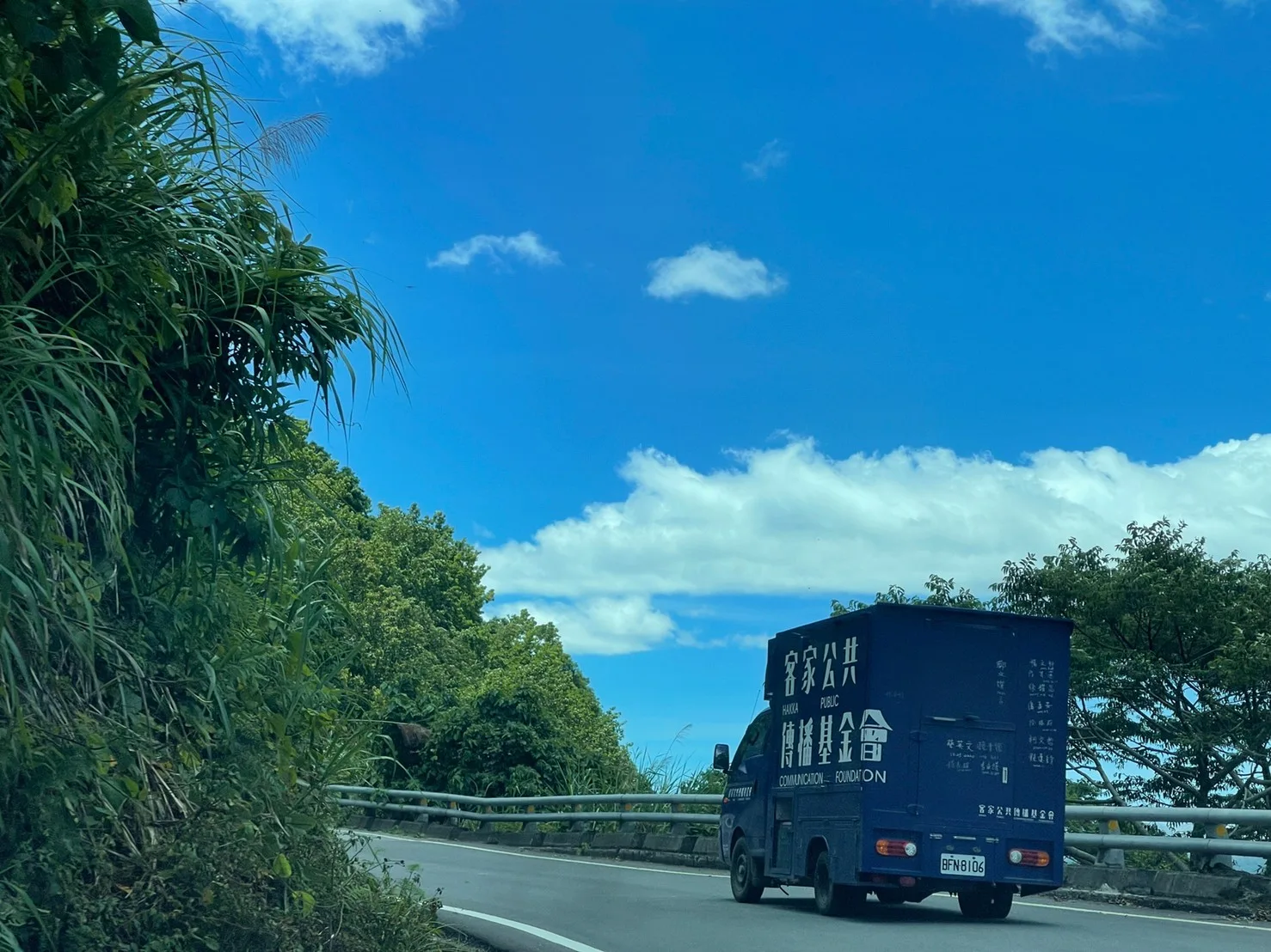 南橫公路風景令人心曠神怡。宋佩遙攝