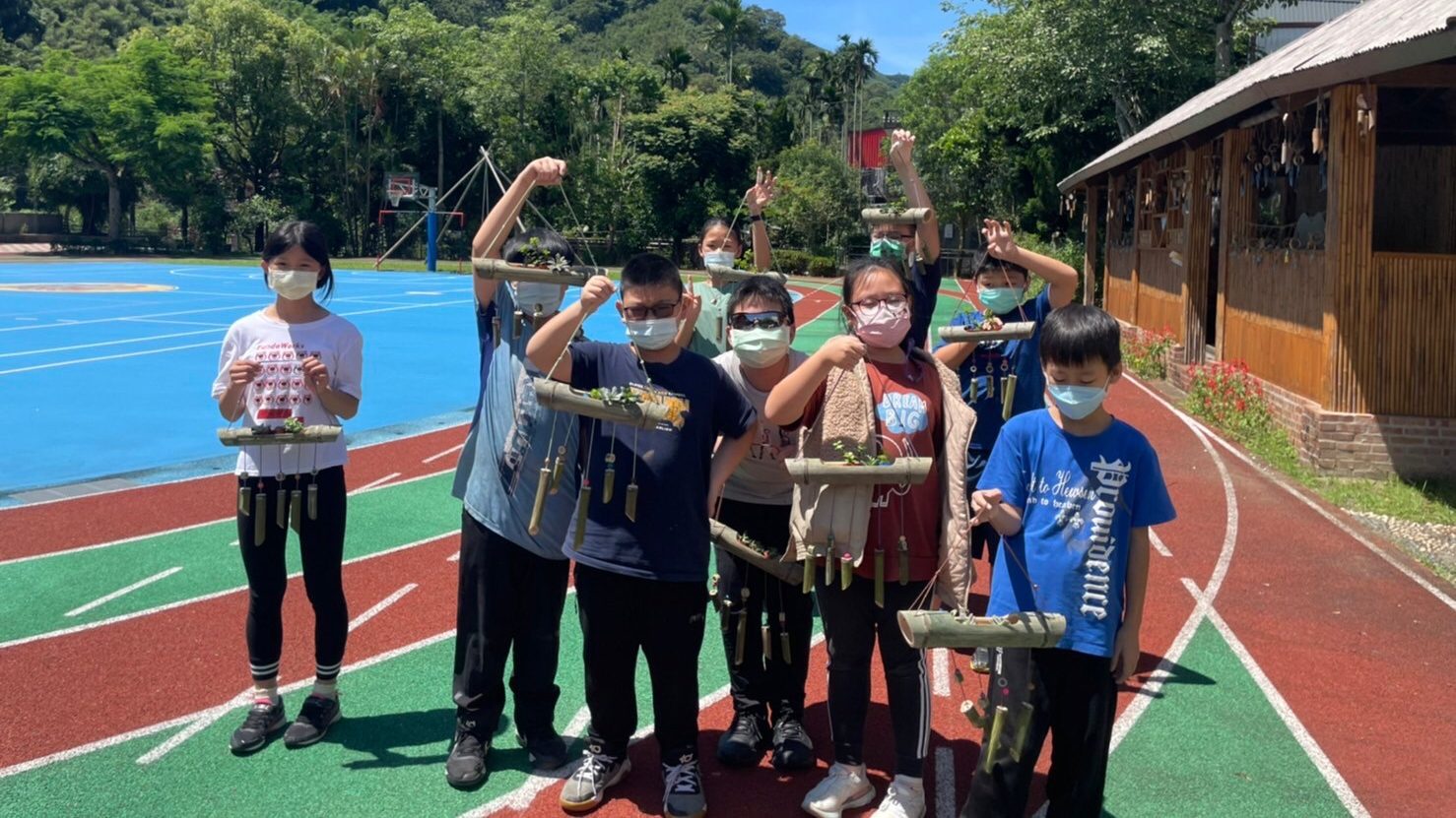 客庄創生／竹藝大師授五寮國小師生　孟宗竹變實用花器