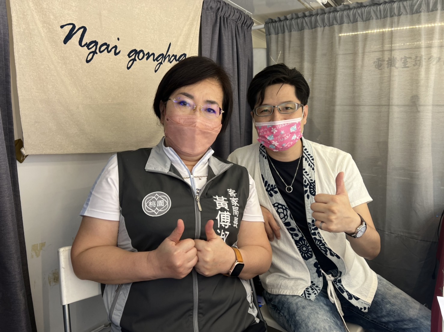 桃園市客家事務局局長黃傅淑香上講客號，由講客廣播電臺主持人廖經華訪問。