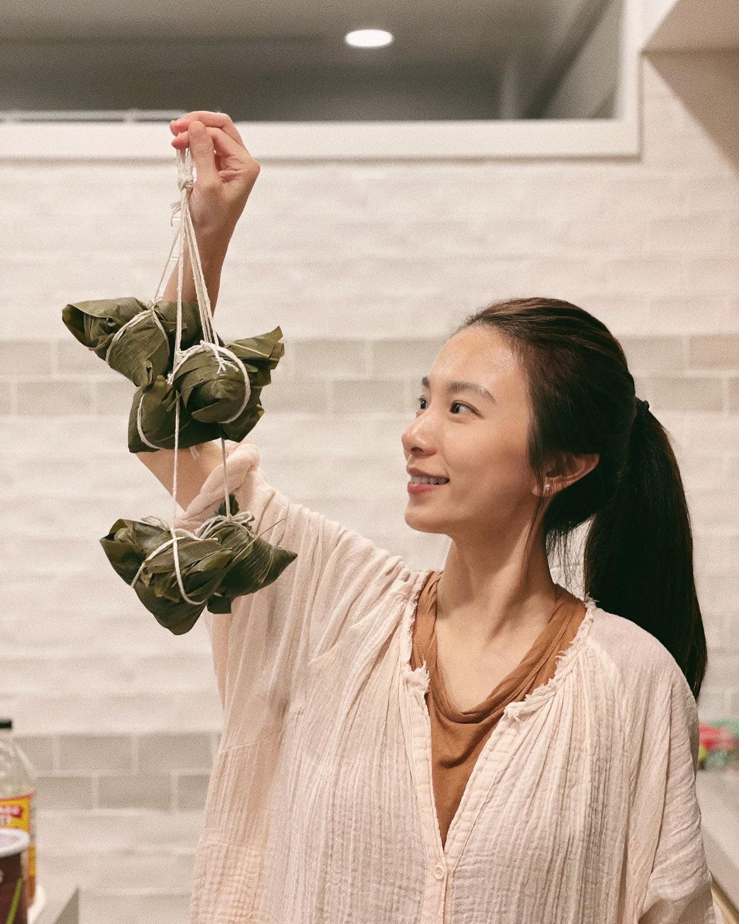 Hebe 製作客家粽，並公開製作過程。翻攝田馥甄 Hebe 粉絲團