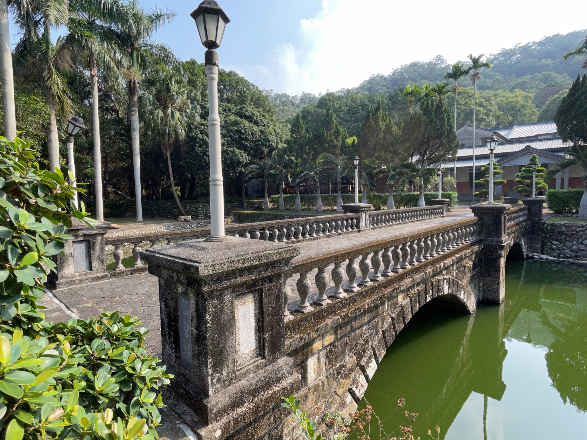 包括《魯冰花》等多部電影都曾在范朝燈故居取景。新竹縣府提供