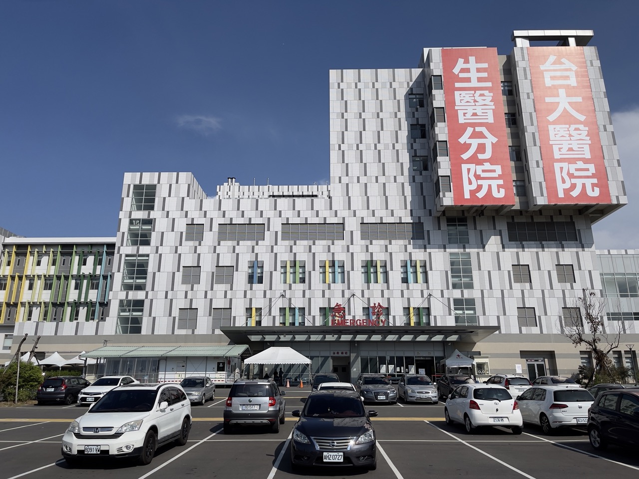 醫院長照機構開放探視　生活無法自理可2人陪病