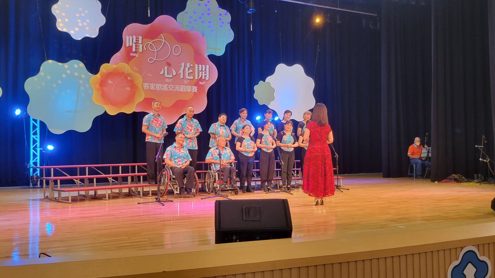 友愛身障團體—社團法人苗栗縣展夢圓關懷協會演出。客委會提供