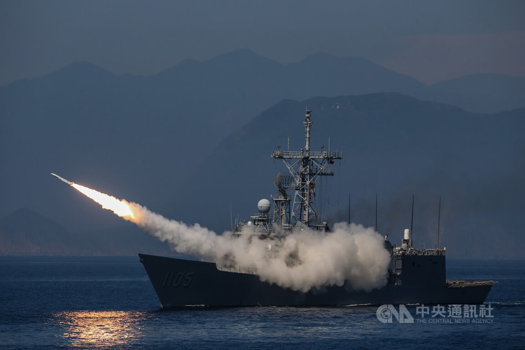守護家園Good Job　總統蔡英文二次登艦出海校閱「國軍漢光38號實兵演習」