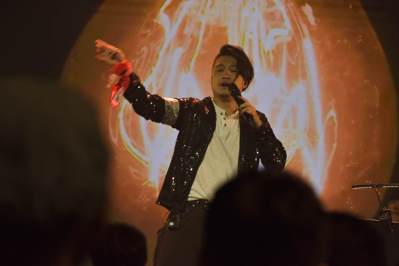 魏士翔演唱。