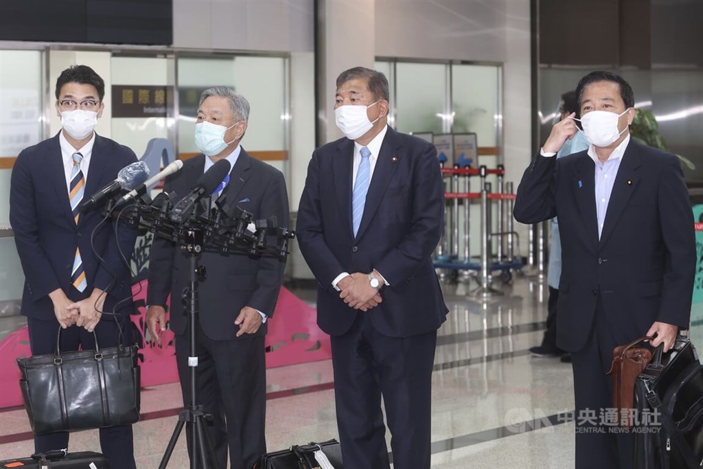 日本前防衛大臣石破茂率團抵台 