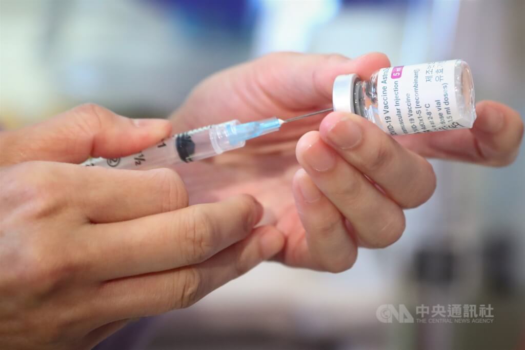 長者接種疫苗送禮券及快篩　桃市府提醒31日截止