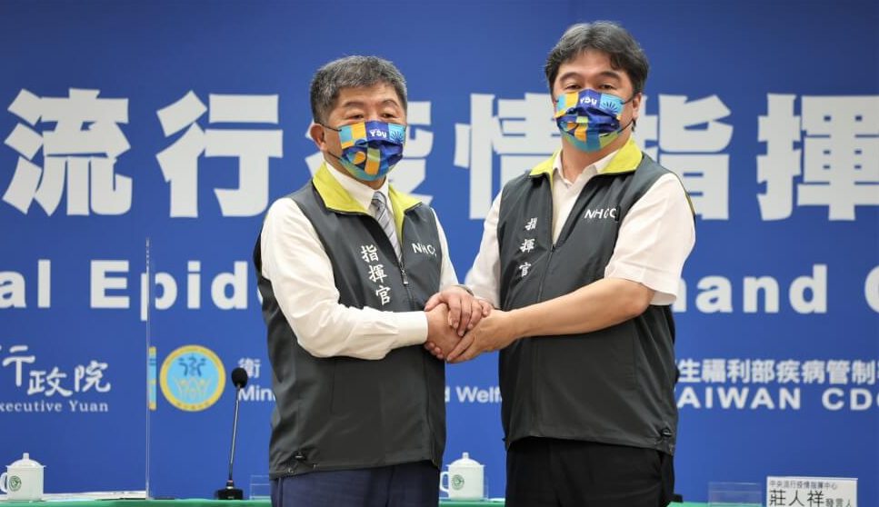 疫情指揮官交接　王必勝首度主持下午記者會