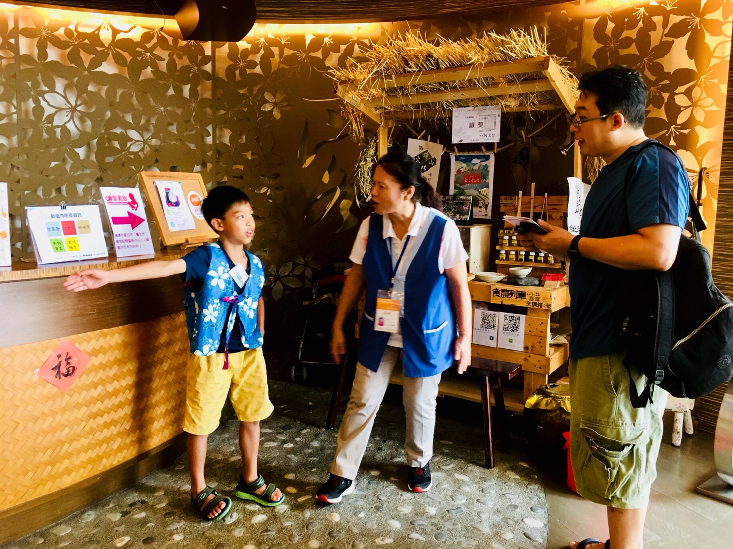 孩子們在暑期客語夏令營,除了親自完成各項有趣任務、獲得成就感之外,也培養出好品德。北市客委會提供