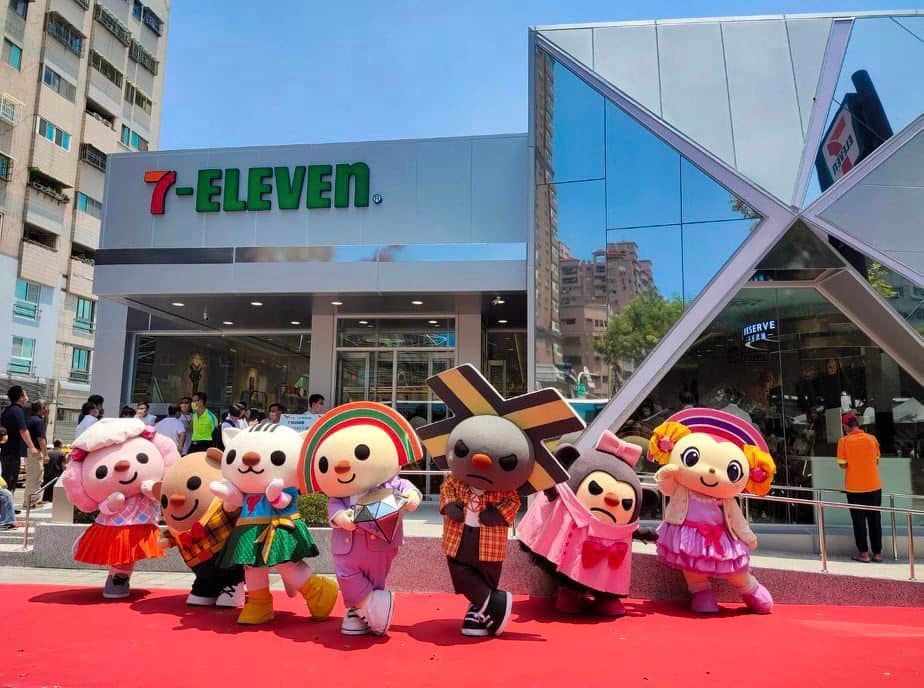 台南萬亞店為7-11第10000家門市。7-11提供