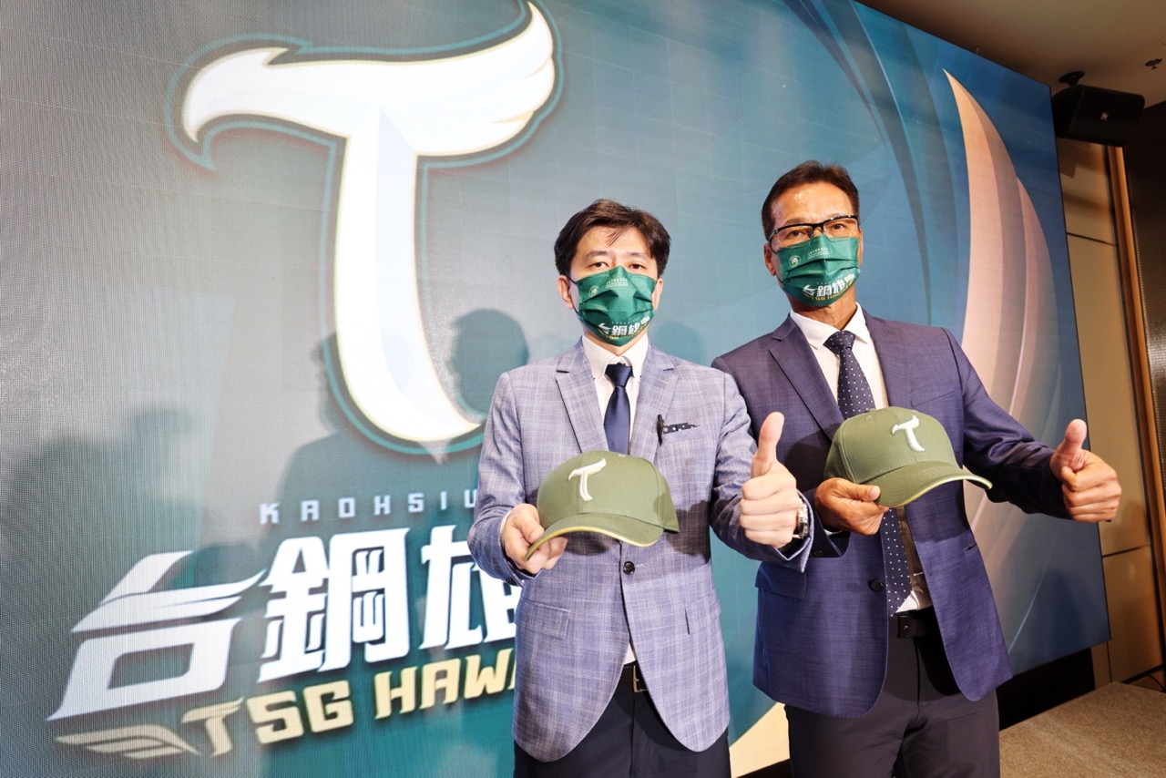 劉東洋（左）成為中職相隔22年後唯一的一名客籍領隊。劉東洋提供
