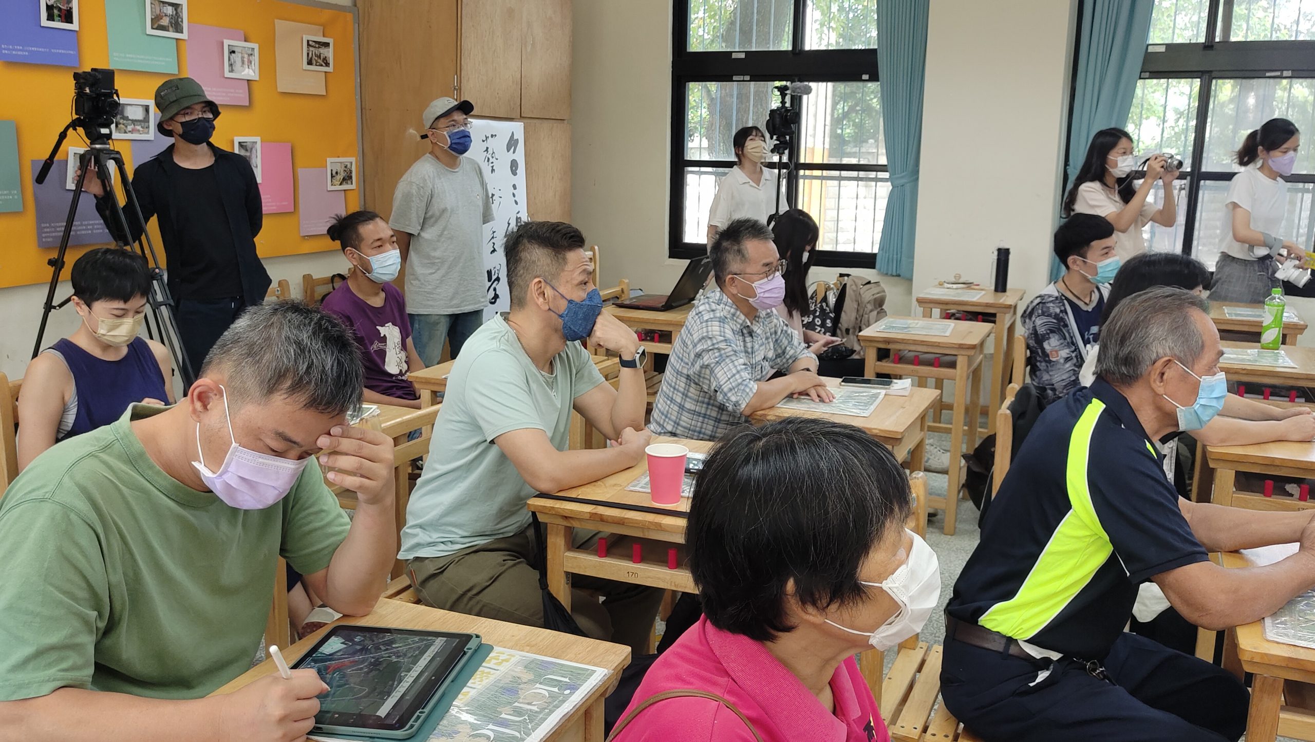 今日的「第一次交流工作坊」邀請到許多台三線上的夥伴，彼此分享自身客庄社區營造的經驗。蘇佑昇攝