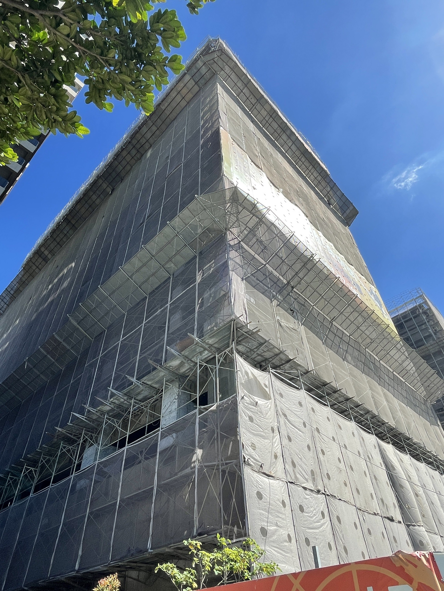 國家大院建案地基相當龐大。