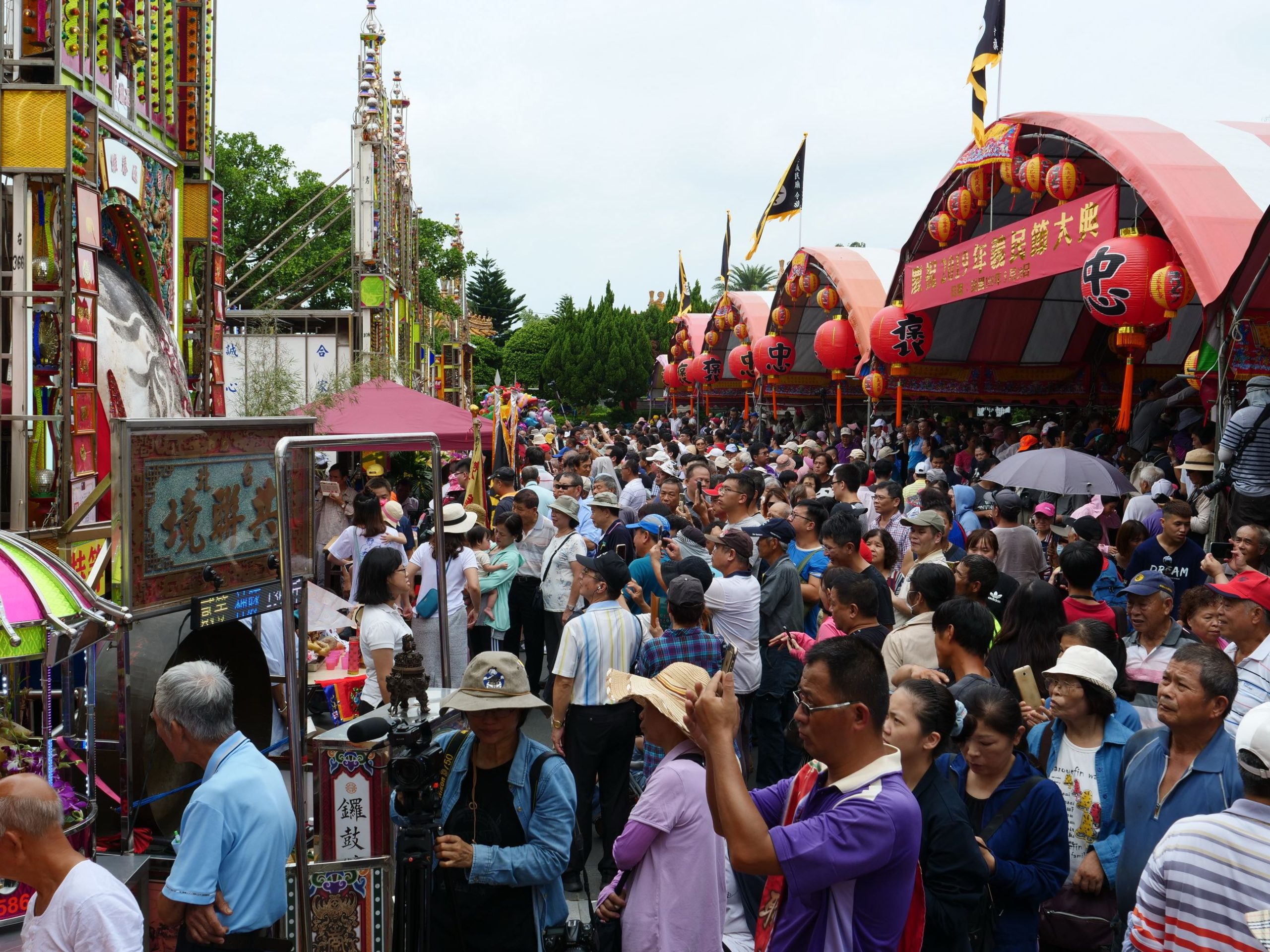 每年農曆七月二十日舉行的義民祭祀大典,吸引全國民眾共襄盛舉。新竹縣政府提供