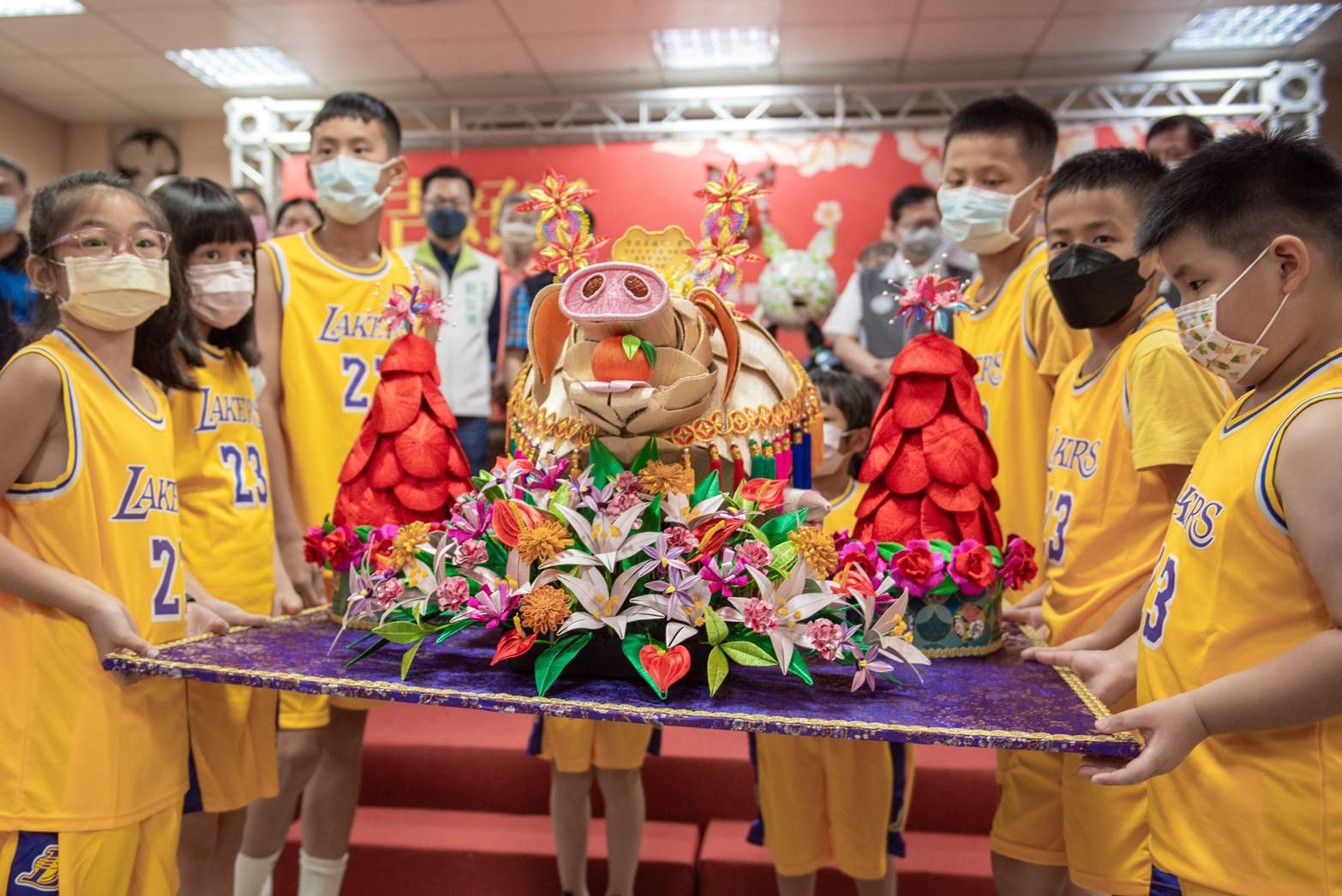 中元祭藝術作品創意神豬。桃園市政府提供