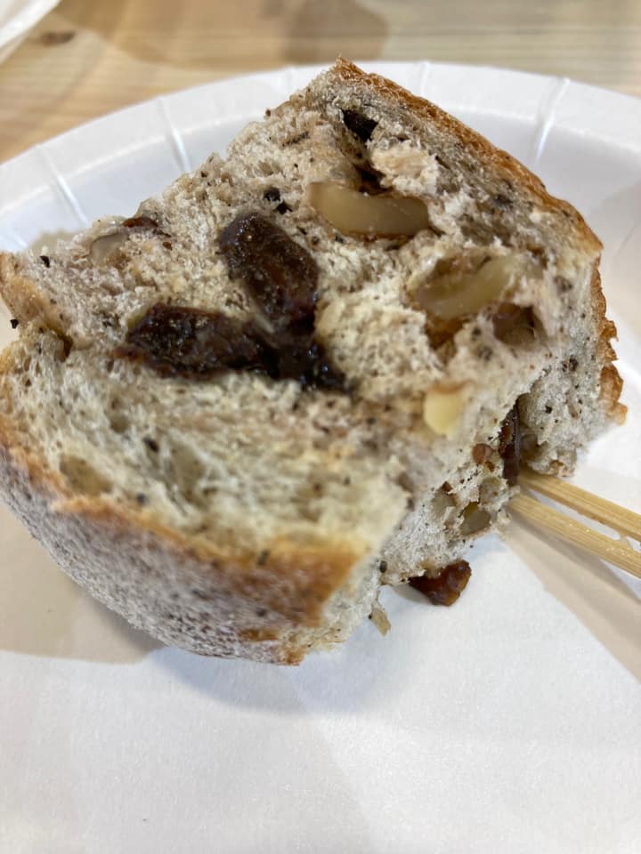 「東方美人茶烘焙麵包」散發東方美人茶的茶香韻味，令人驚艷。