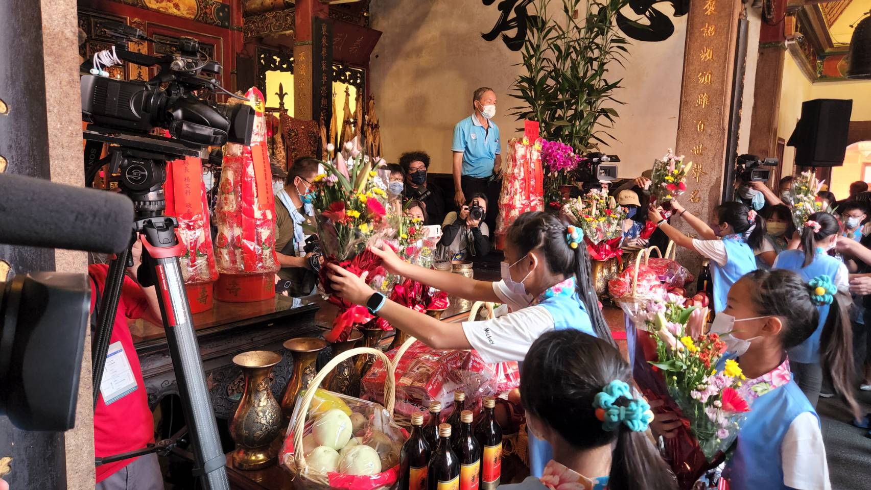 這次義民祭首次由小學生擔任禮生。洪俊傑攝