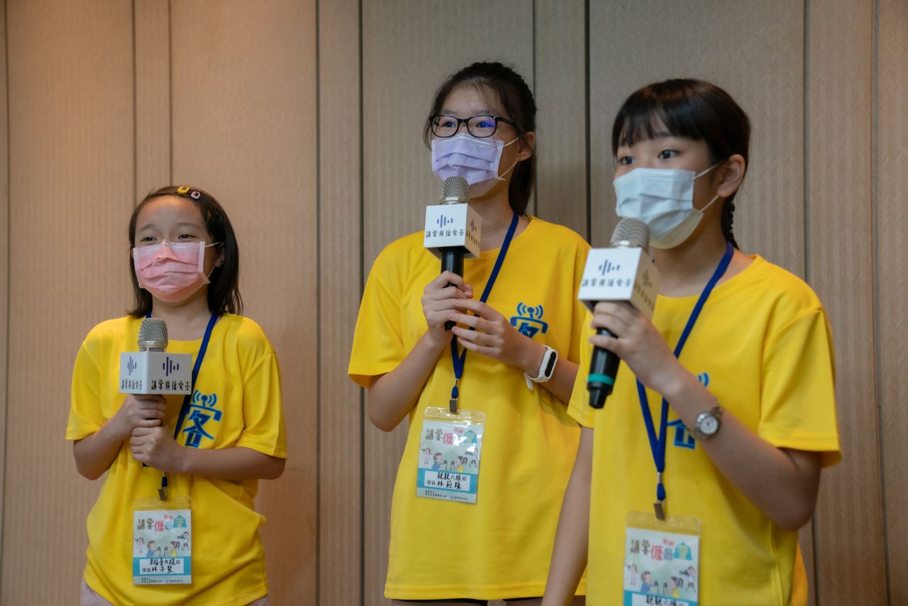 學員練習主持人開場白。洪俊傑攝
