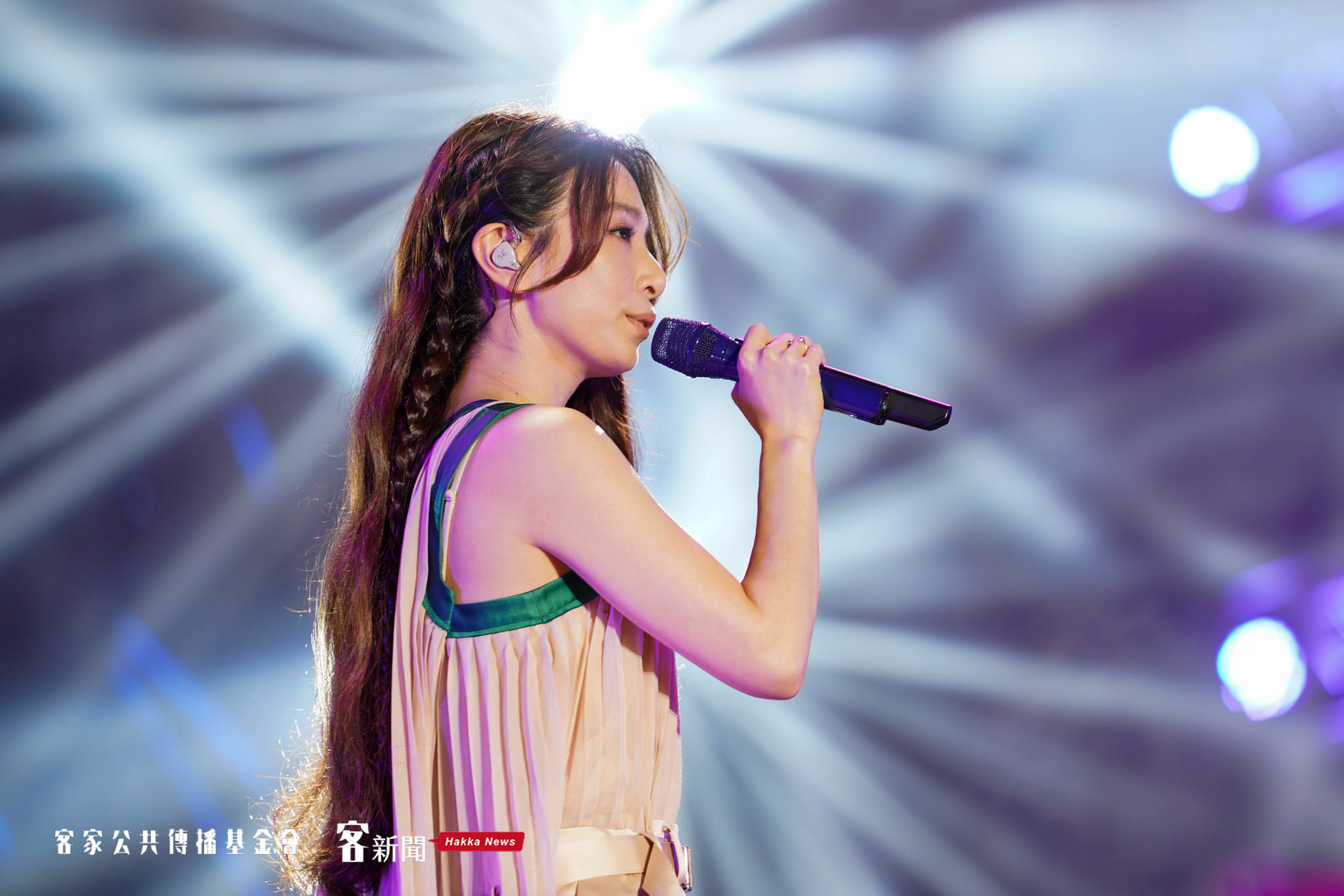 田馥甄演唱。宋佩遙攝