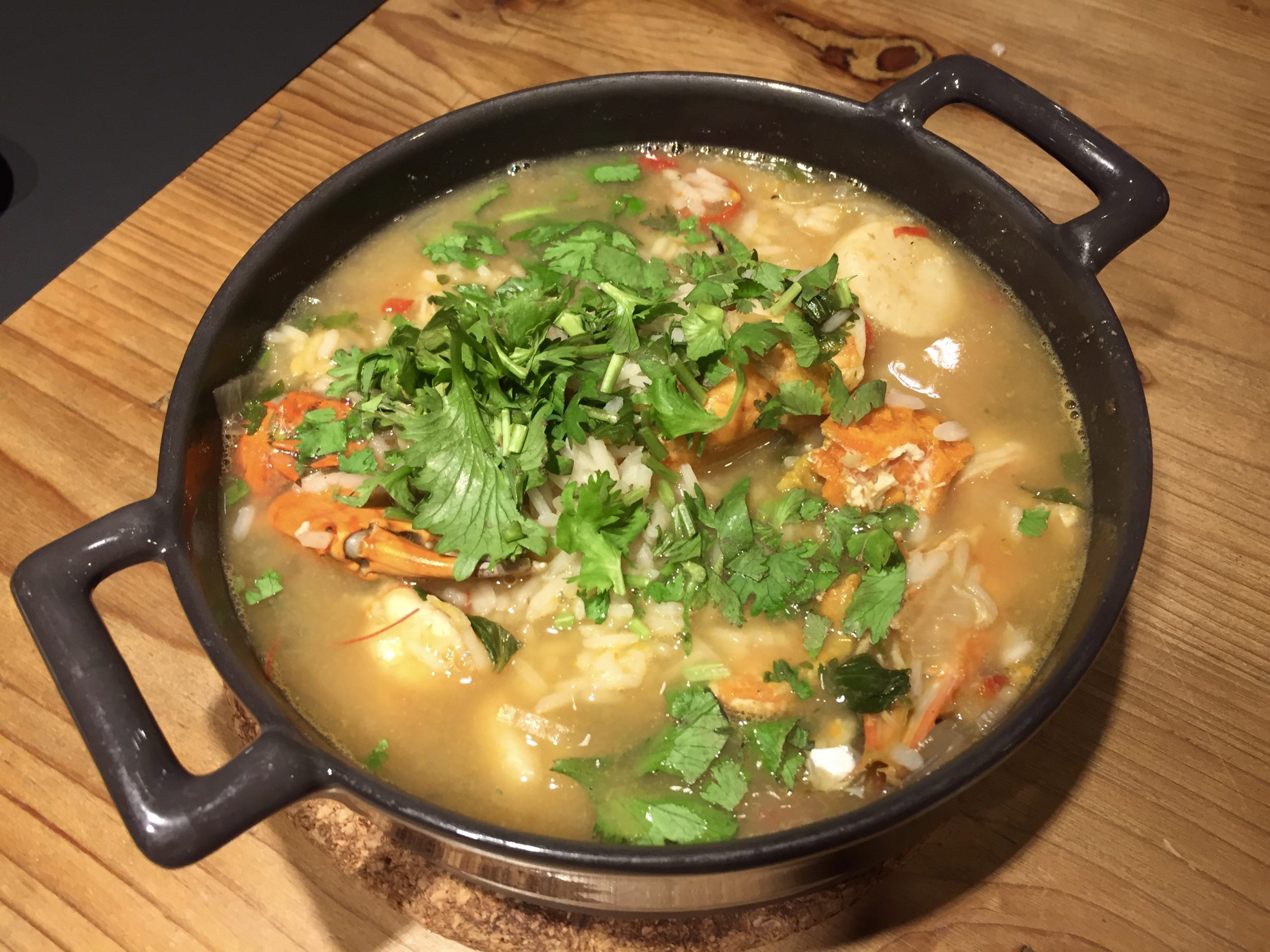 香菜(芫荽)是海鮮湯最佳夥伴。蕭秀琴攝