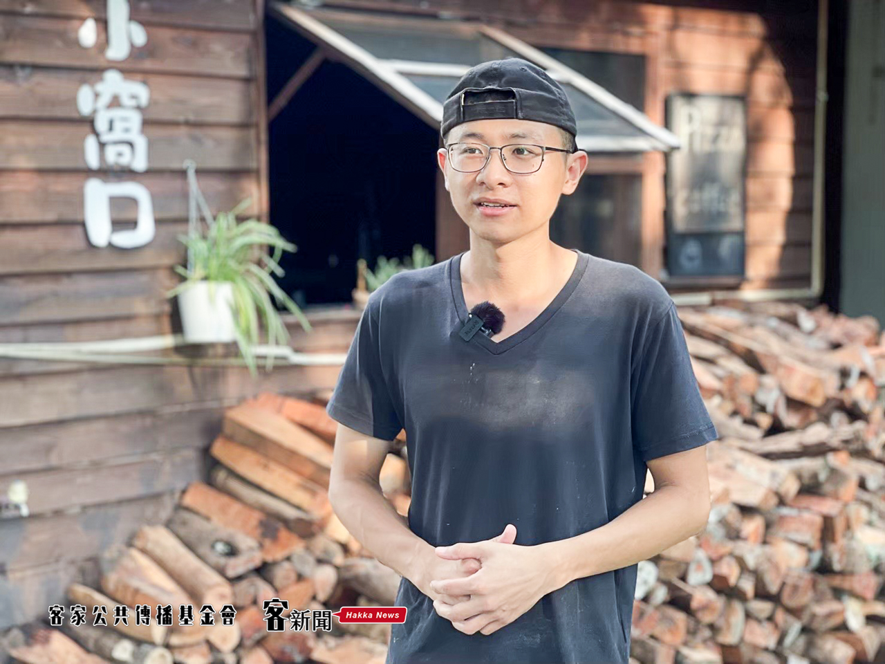 小窩口柴披薩店主梁善員，推出客家風味披薩。宋佩遙攝