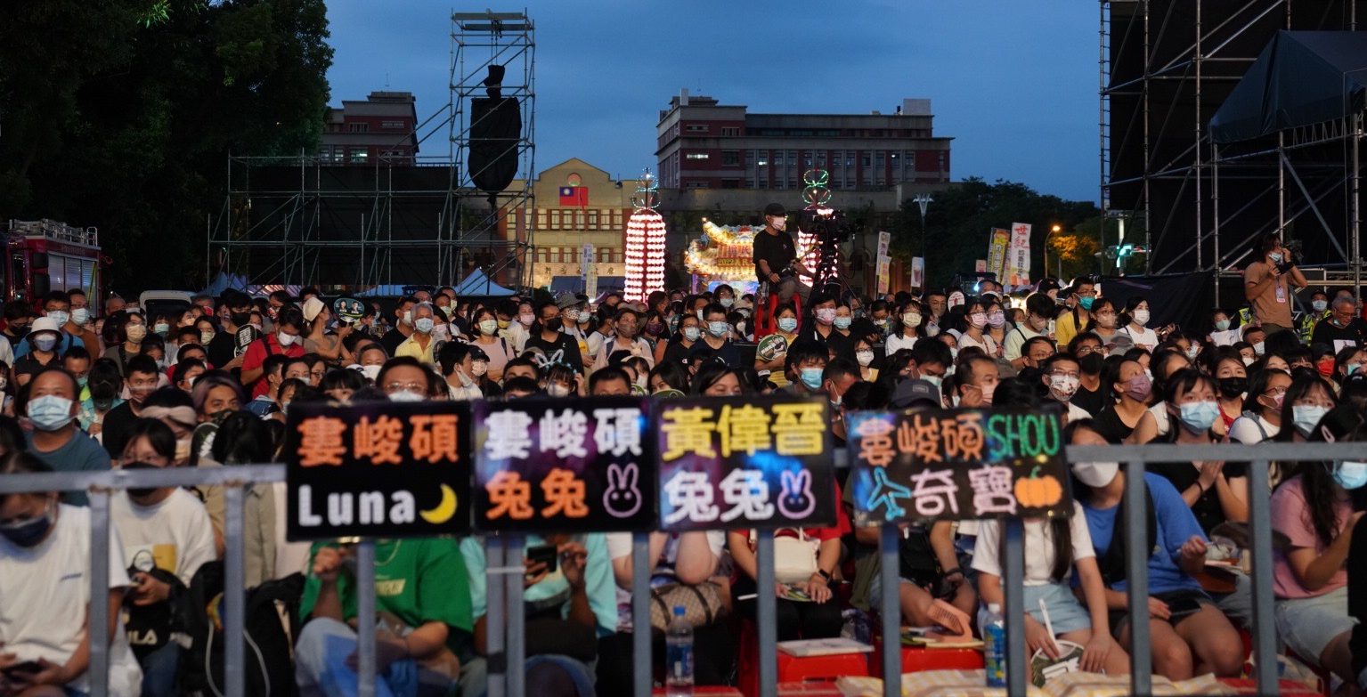 粉絲很早就到現場卡位。宋佩遙攝