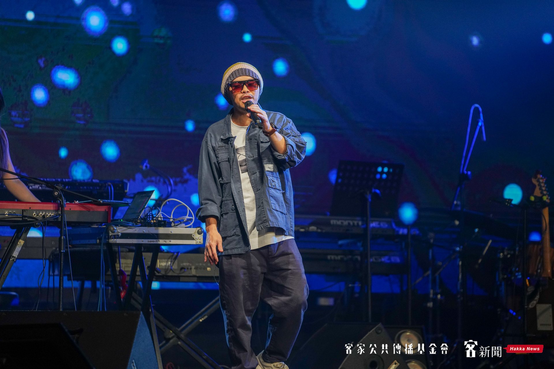 黃明志也唱謝宇威名曲〈一儕〉。范修語攝