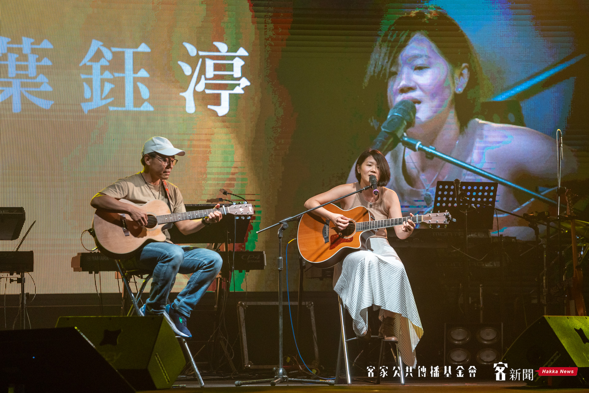 葉鈺渟擅長以溫暖的歌聲搭配木吉他伴奏，打動聽眾的心。范修語攝