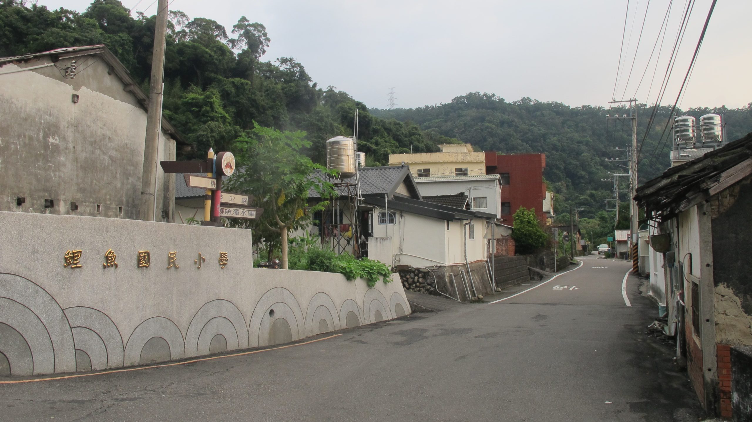 鯉魚潭村「上山下」巴宰族社區一景。何來美攝