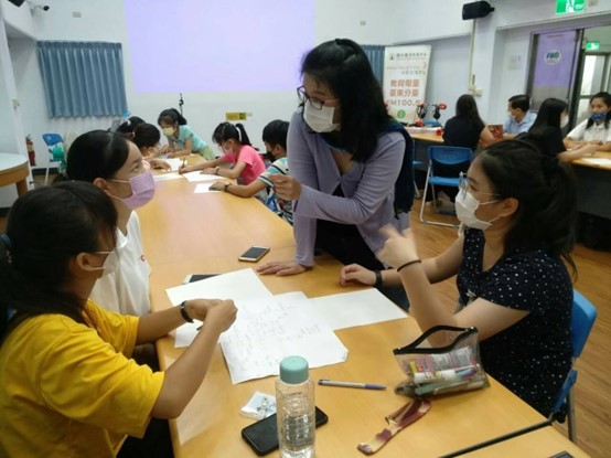 15位同學共同參與講客廣播夏令營。作者提供