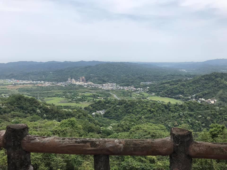 廟坪遠眺。作者提供