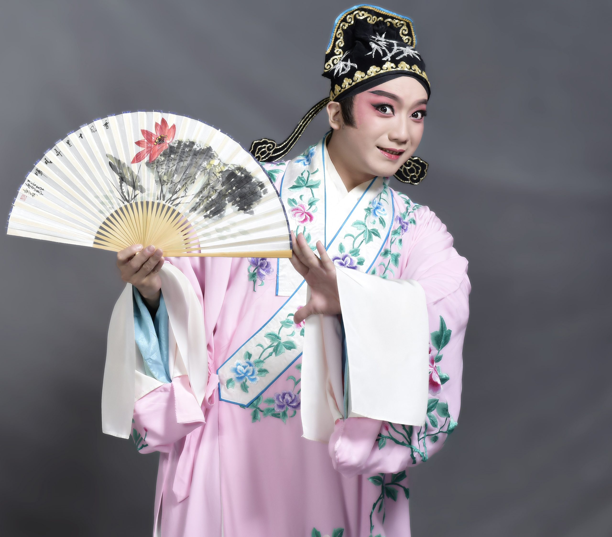 男主角－匡忠，由劇團當家小生蘇國慶飾演。圖／新北市客家局。